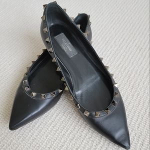 Valentino Black Rockstud Flats sz 38